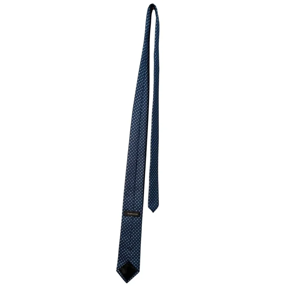 VTG Van Heusen Necktie Mens Tie Navy Blue White Floral Micro-pattern Narrow